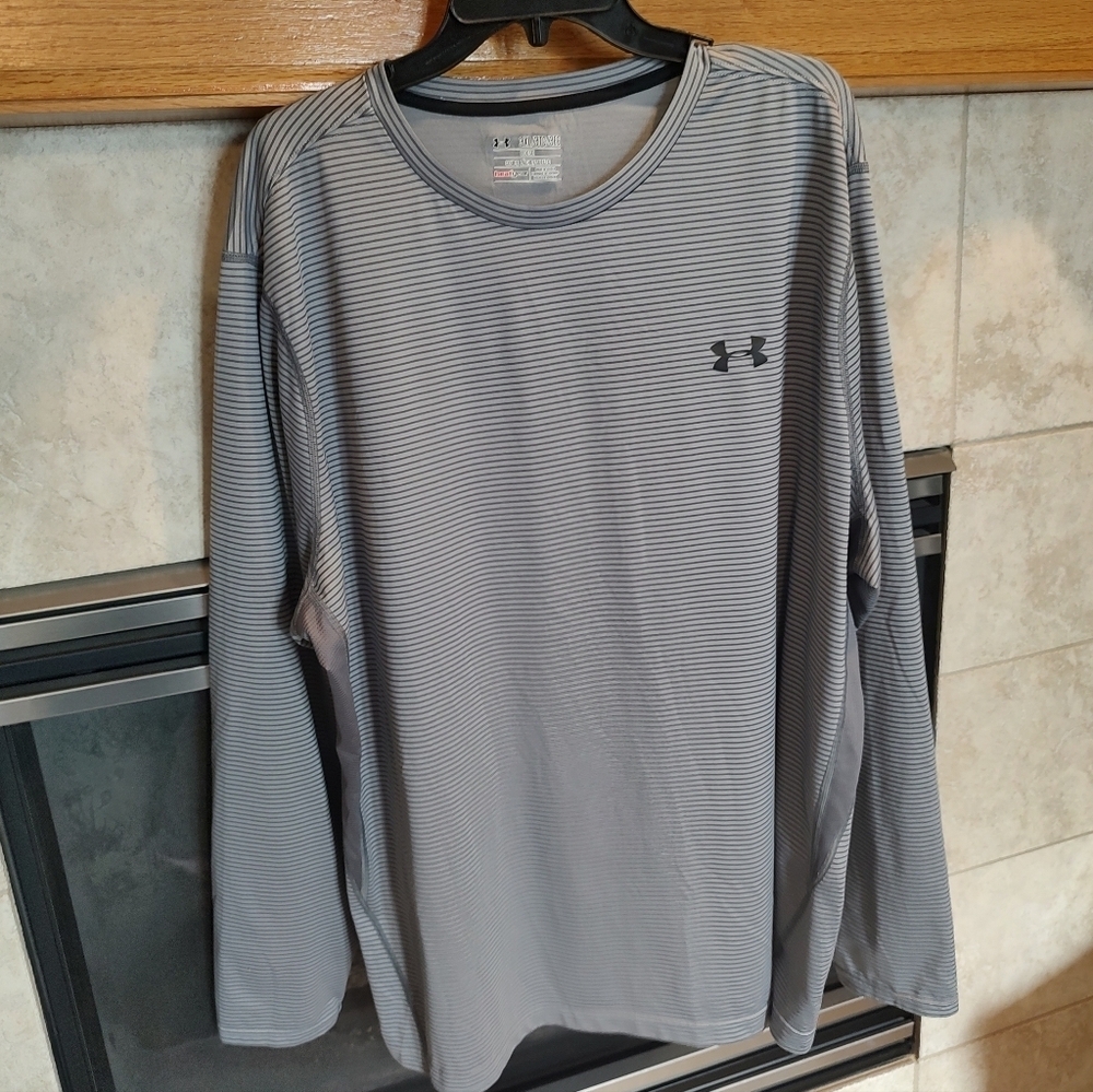 Under Armour 3XL Loose Heatgear Men's Gray Striped Longsleeve Shirt